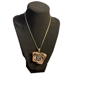 Large Vintage Gold & Black Toned Metallic Rose Pendant Necklace